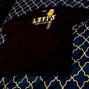 NWT XXL Levi’s t-shirt.